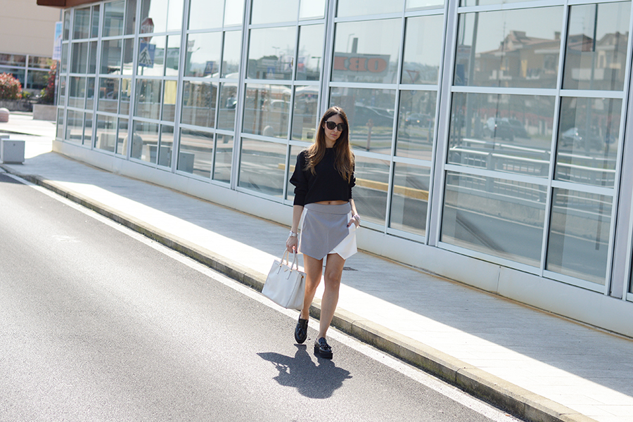 Crop Top, mini skirt, fashion blogger, italian fashion blogger, elisa taviti, elisa taviti blog, my fantabulous world, mango shoes, mango loafers, mocassini mango, prada bag, prada saffiano bag, borsa prada, borsa prada saffiano