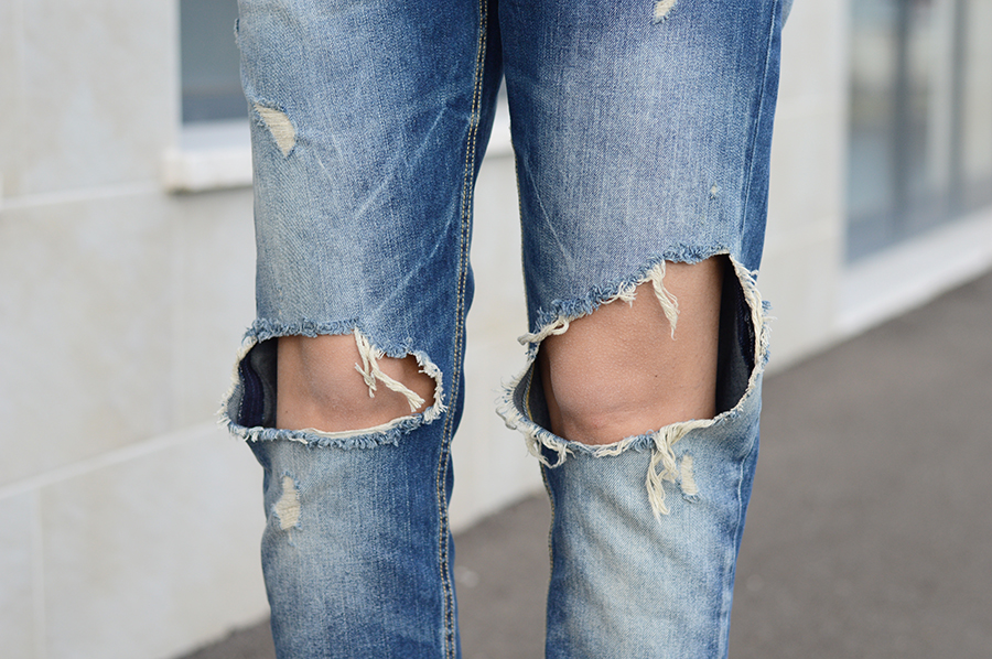 Ripped jeans 