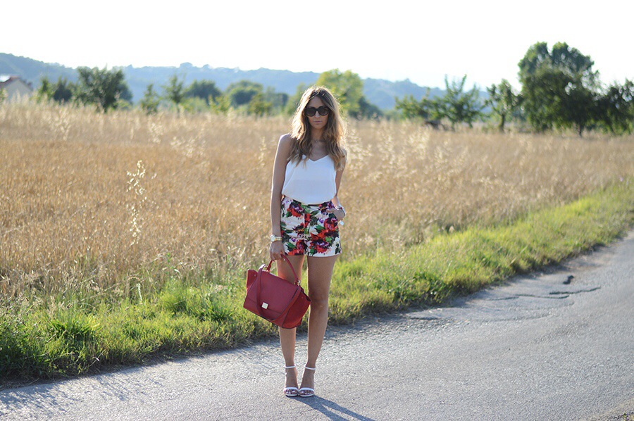 FLORAL SHORTS