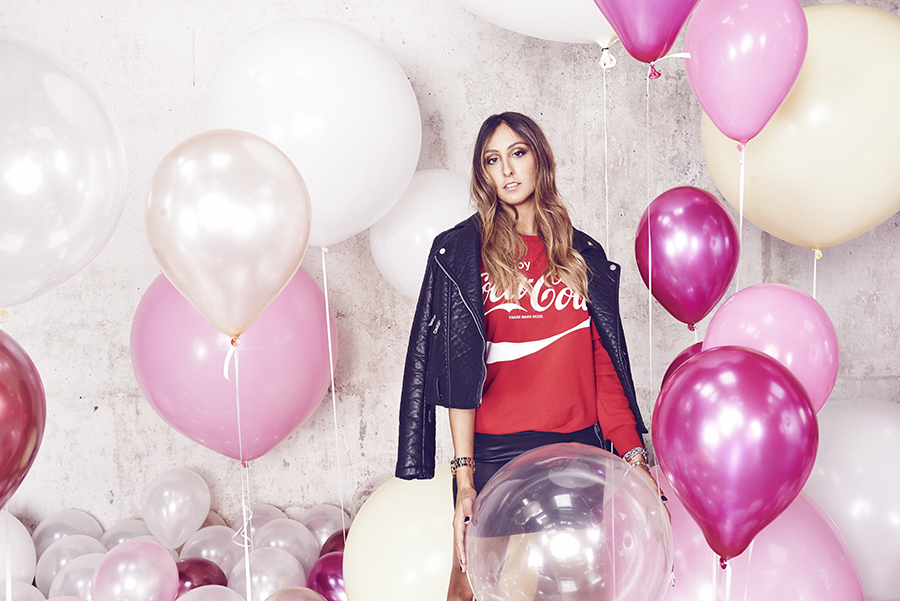 Elisa Taviti Fashion Blogger
