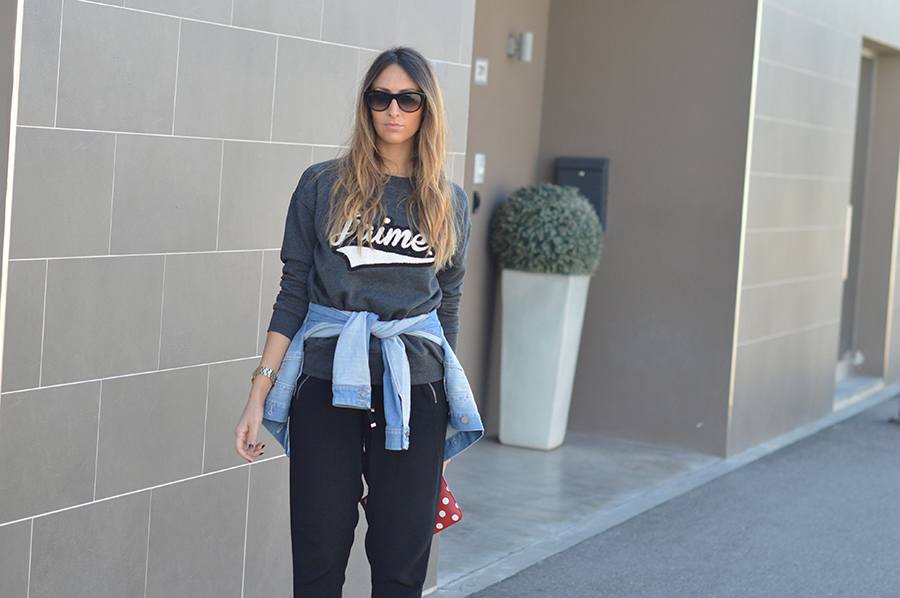 denim-jacket-black-pants-fashion-blogger