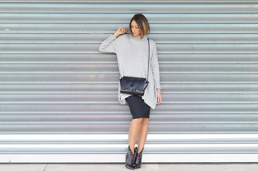 maxi-gray-sweater-outfit