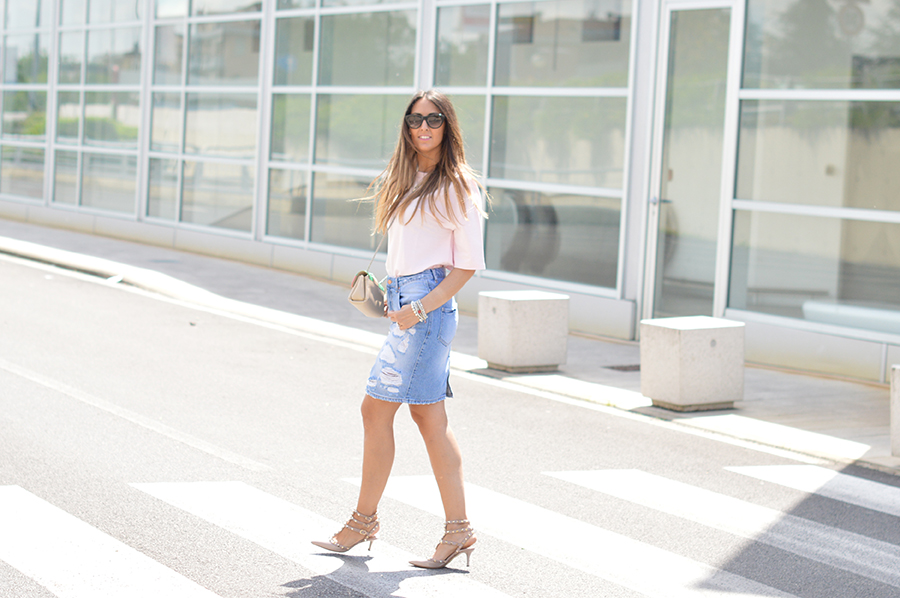denim-ripped-skirt