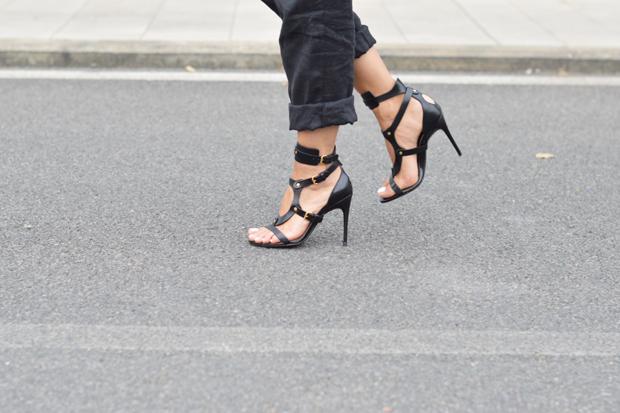 tom-ford-black-sandals