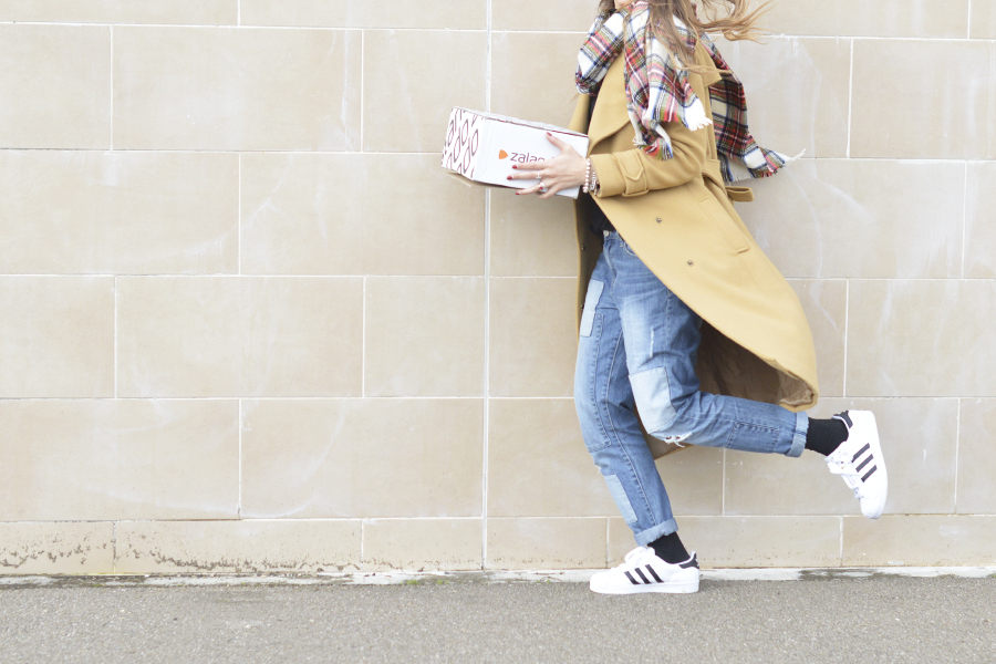 Ripped-Jeans-Superstar-Adidas-Look-Outfit-Fashion-Blogger