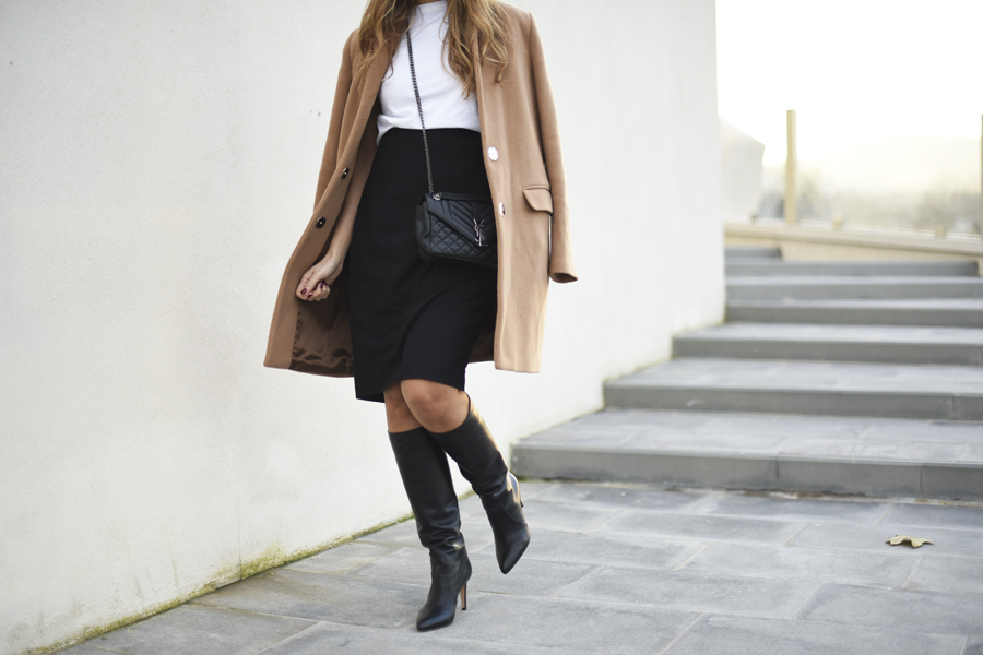 mini-skirt-boots-black-outfit